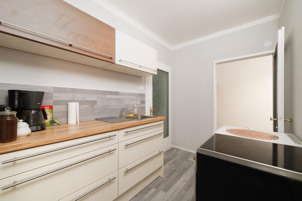 Brand-new On Shopping Street In Schoenbrunn With Lift Access Apartment Wien